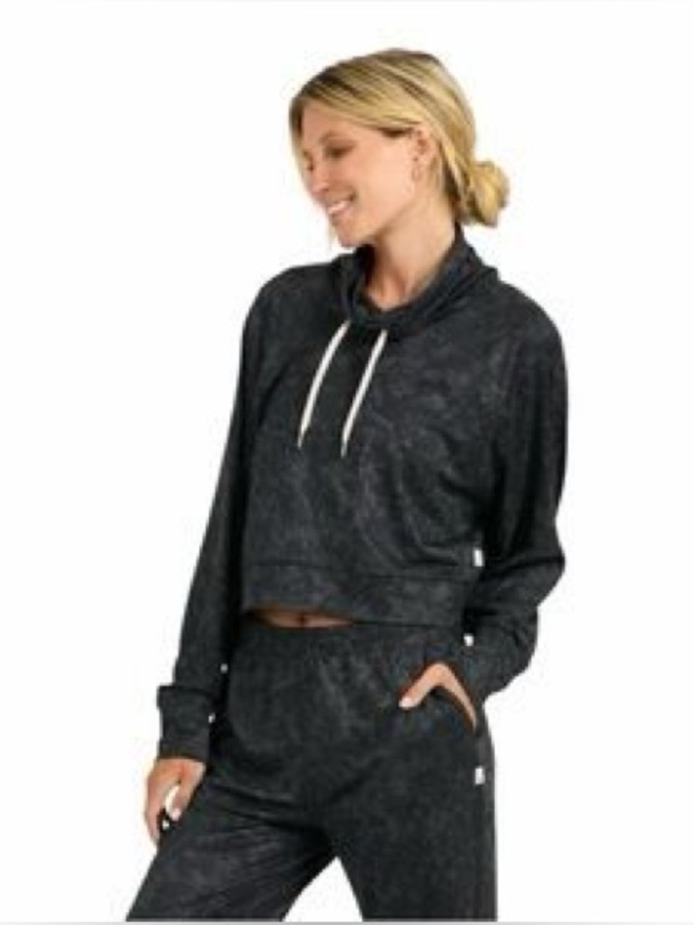 VUORI’S DreamKnit Collection Black Camo - Picture 3 of 3
